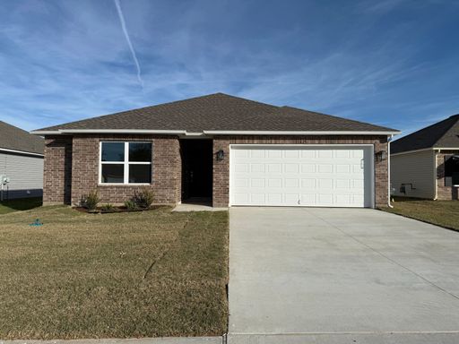 Welcome home to your 4 bed, 2 bath home in the desirable area of Broken Arrow, OK. – photo 1