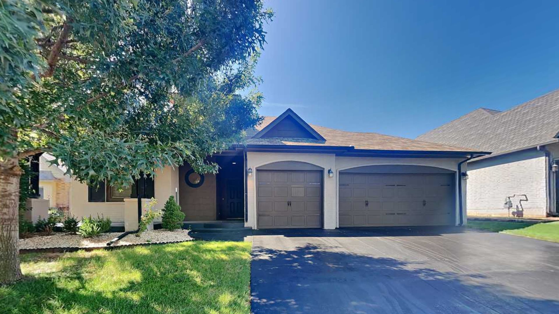Edmond House: 7016 NW 161st Street