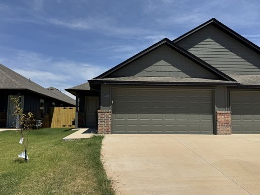 Brand New Stunning and Spacious 3 Bedroom 2 Bath Duplex in Mustang Schools – photo 1