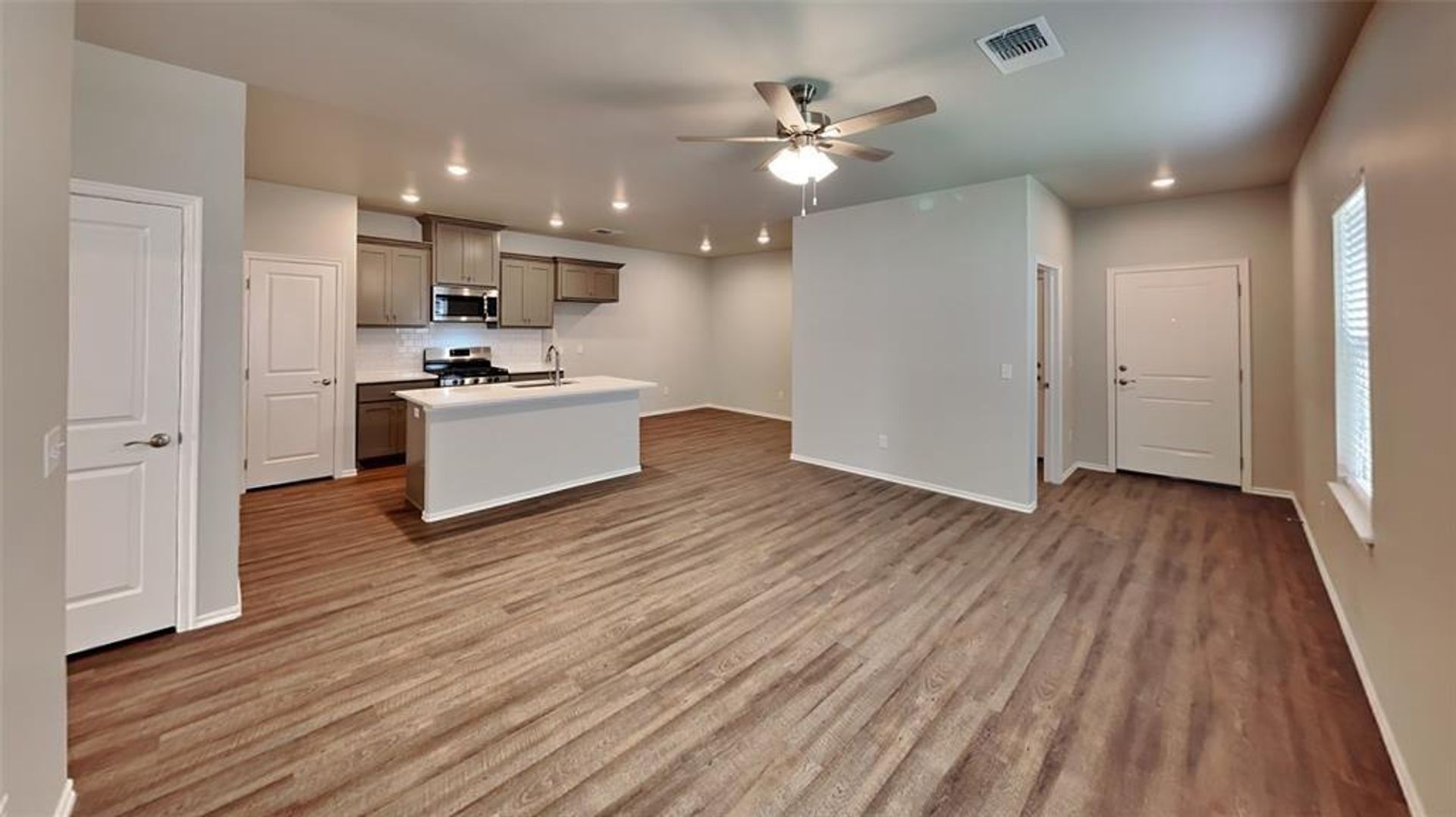 9329NW125TH 4 of 20
