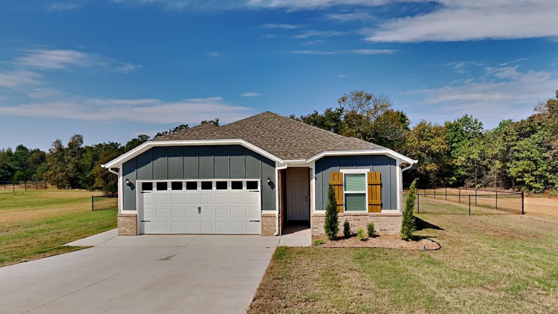 Newalla House: 16990 Lantana Loop