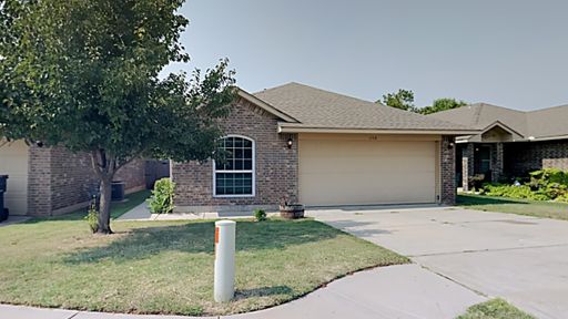 Very Nice and Spacious 3 Bedroom 2 Bath Home in Mustang Schools – photo 1