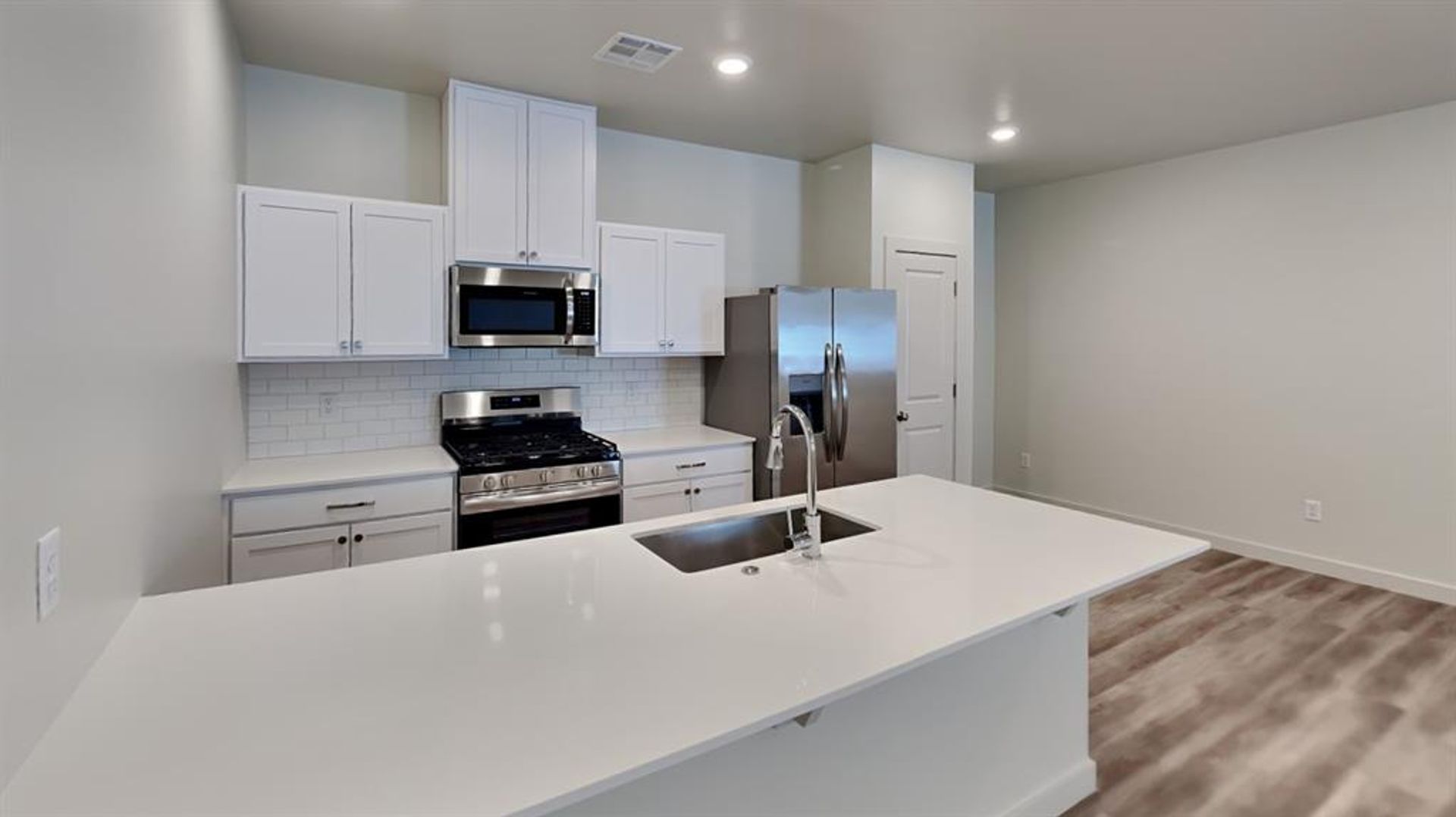 Luxury 3 Bedroom 2 Bathroom Duplex with 2 Car Garage in Bethany, Ok (LAWN CARE INCLUDED)