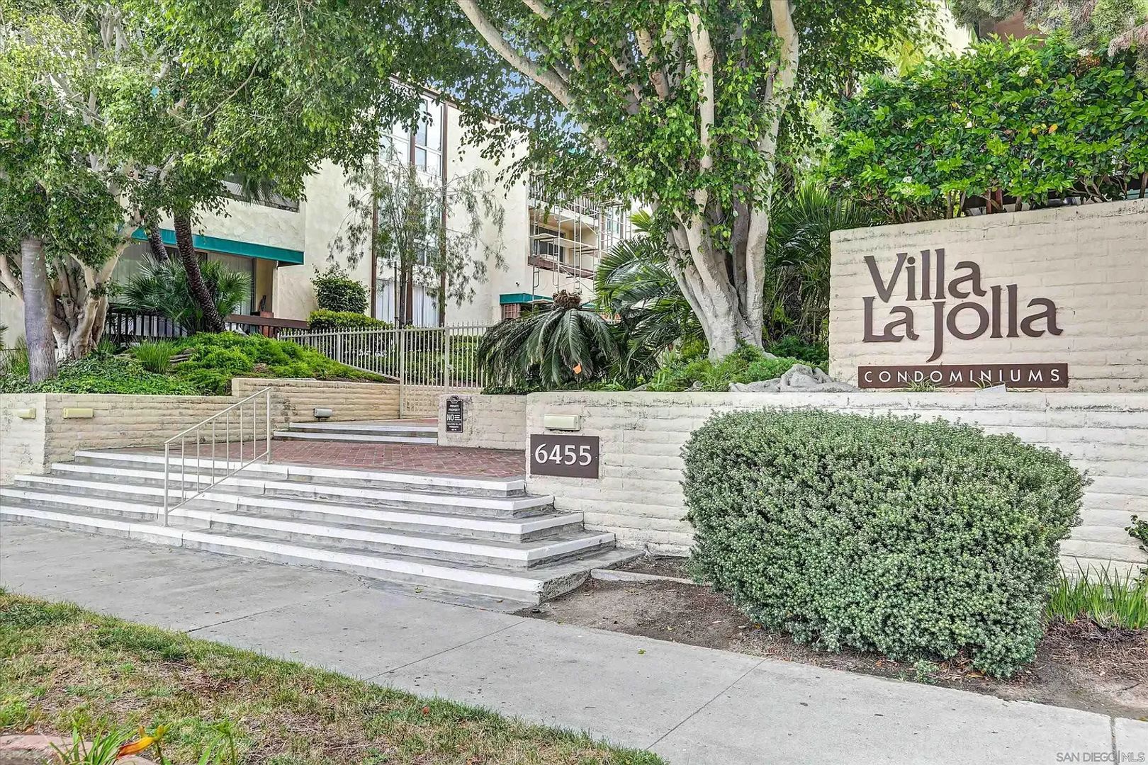 La Jolla House: 6455 La Jolla Blvd #344
