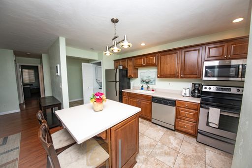 Beautiful location in Mission Beach, steps away from the water, IN UNIT W/D! – photo 1