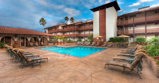 Beach views and spacious rental in the heart of La Jolla Cove. Pets ok, laundry, gated, parking, and more! – photo 1