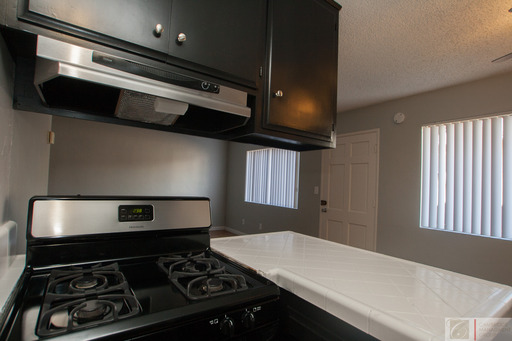 Wood Flooring, spacious layout, NEW Stainless Appliances, Modern upgrades & PETS OK – photo 1
