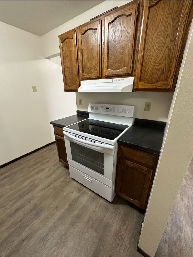 Grand Forks Apartment: 2523 7th Ave South