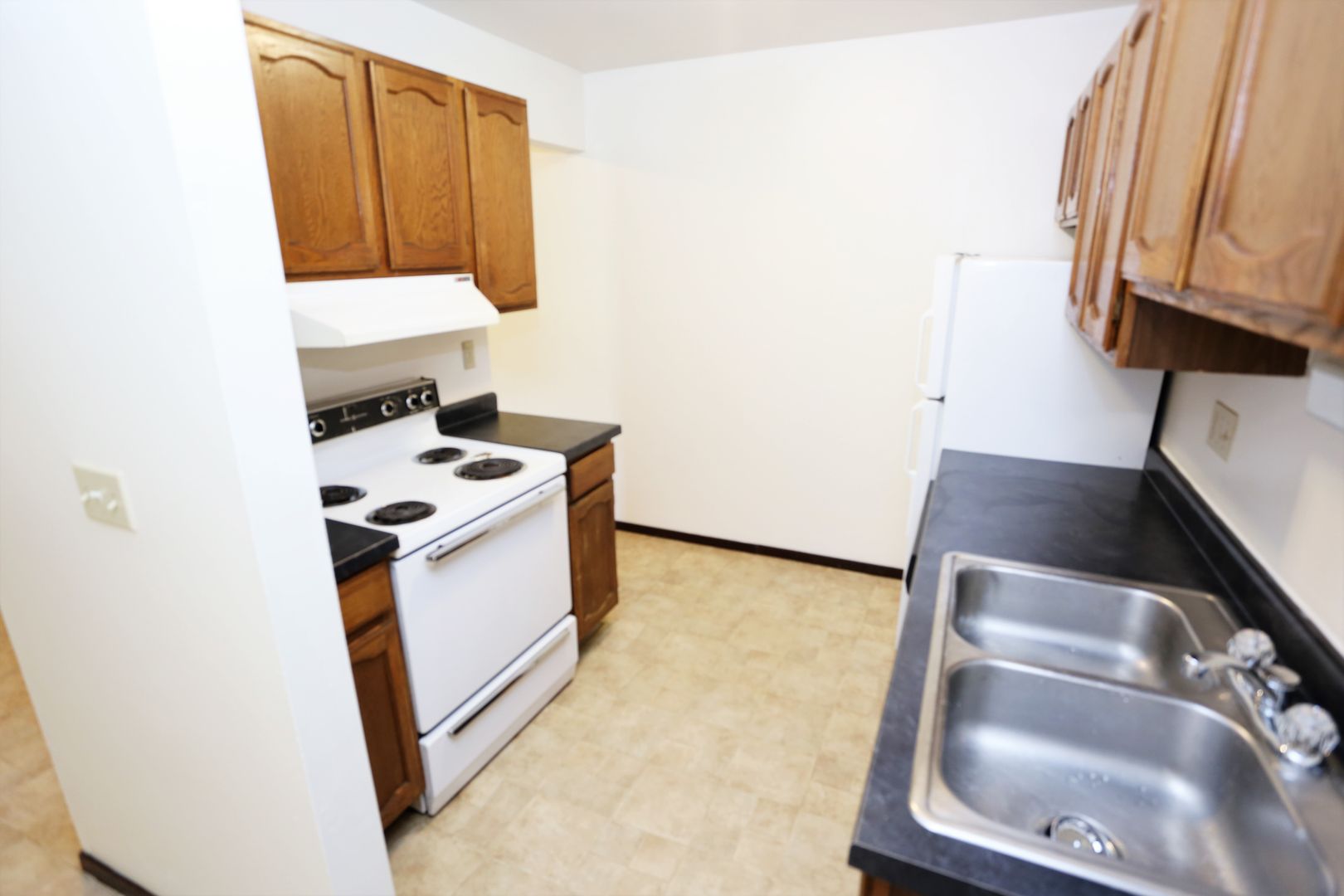 Grand Forks Apartment: 2523 7th Ave South