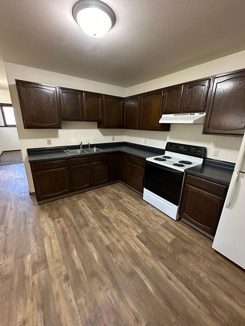 Grand Forks Apartment: 1801 Continental Drive