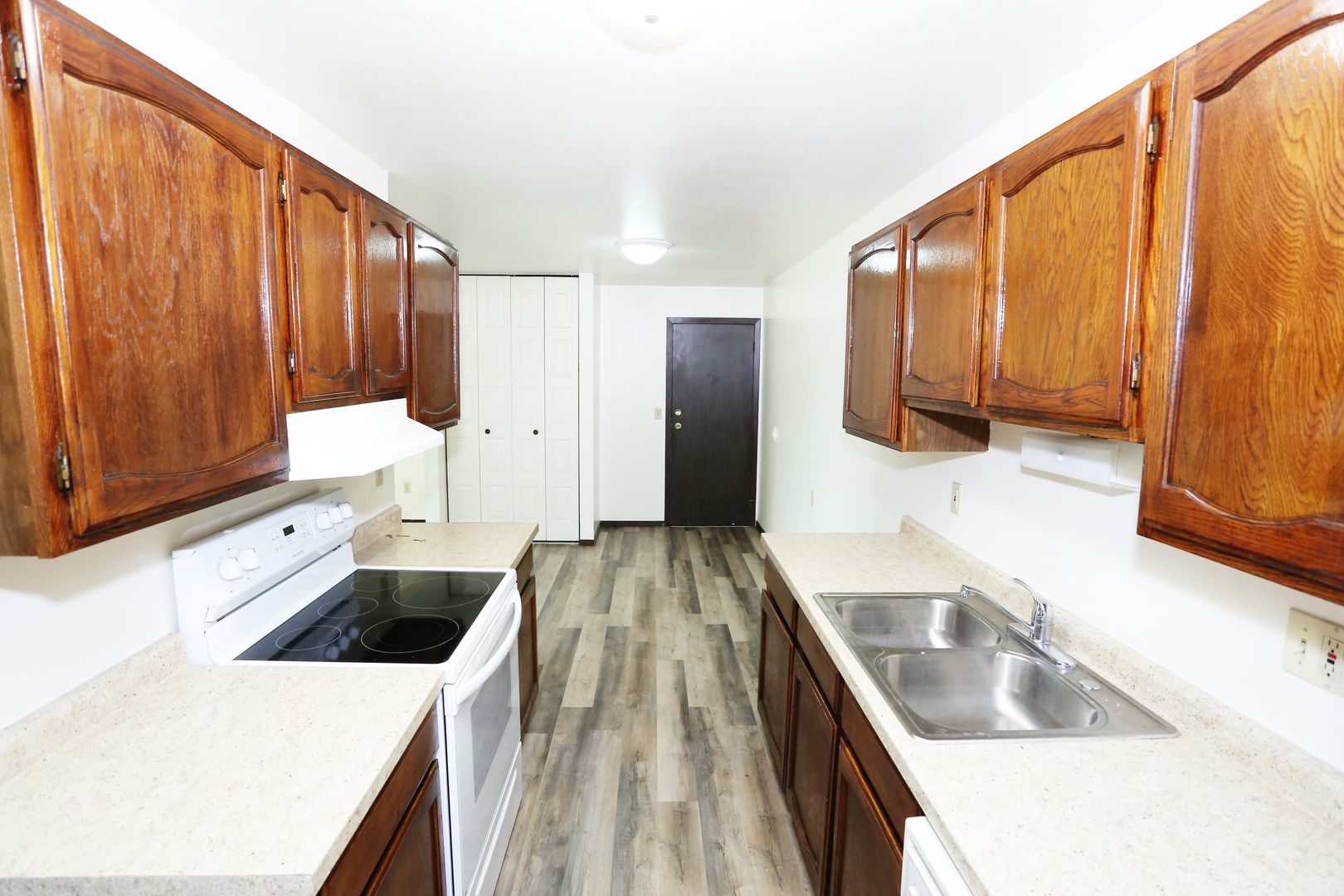 Grand Forks Apartment: 2523 7th Ave South