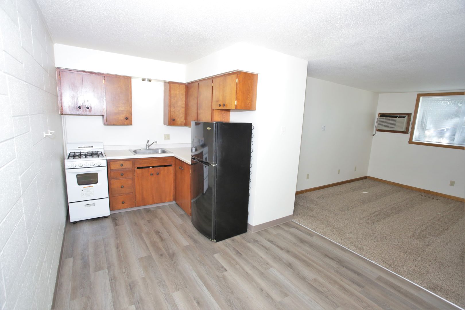 Crookston Apartment: 1225 Birch St