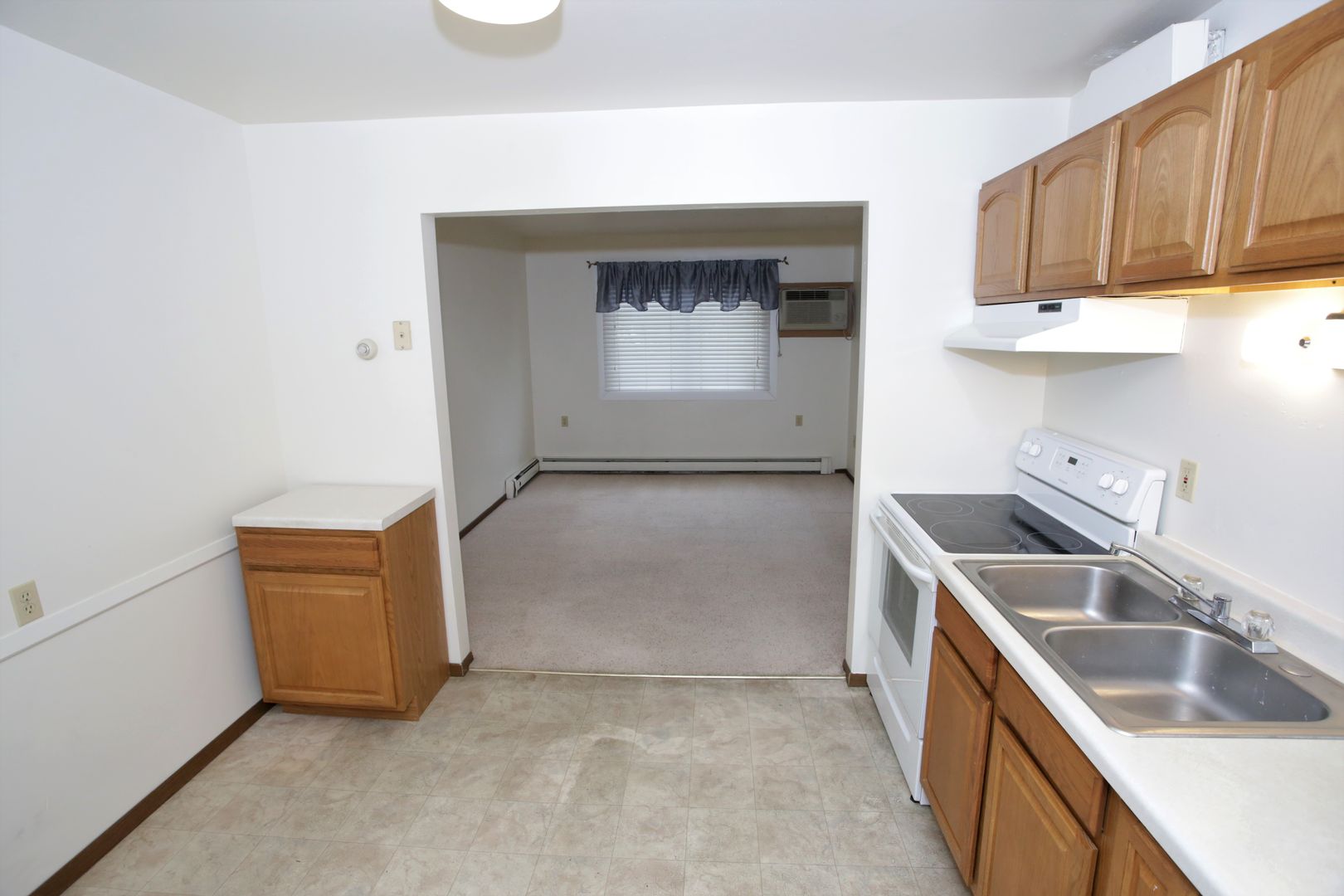 Grand Forks Apartment: 615 1st Ave S