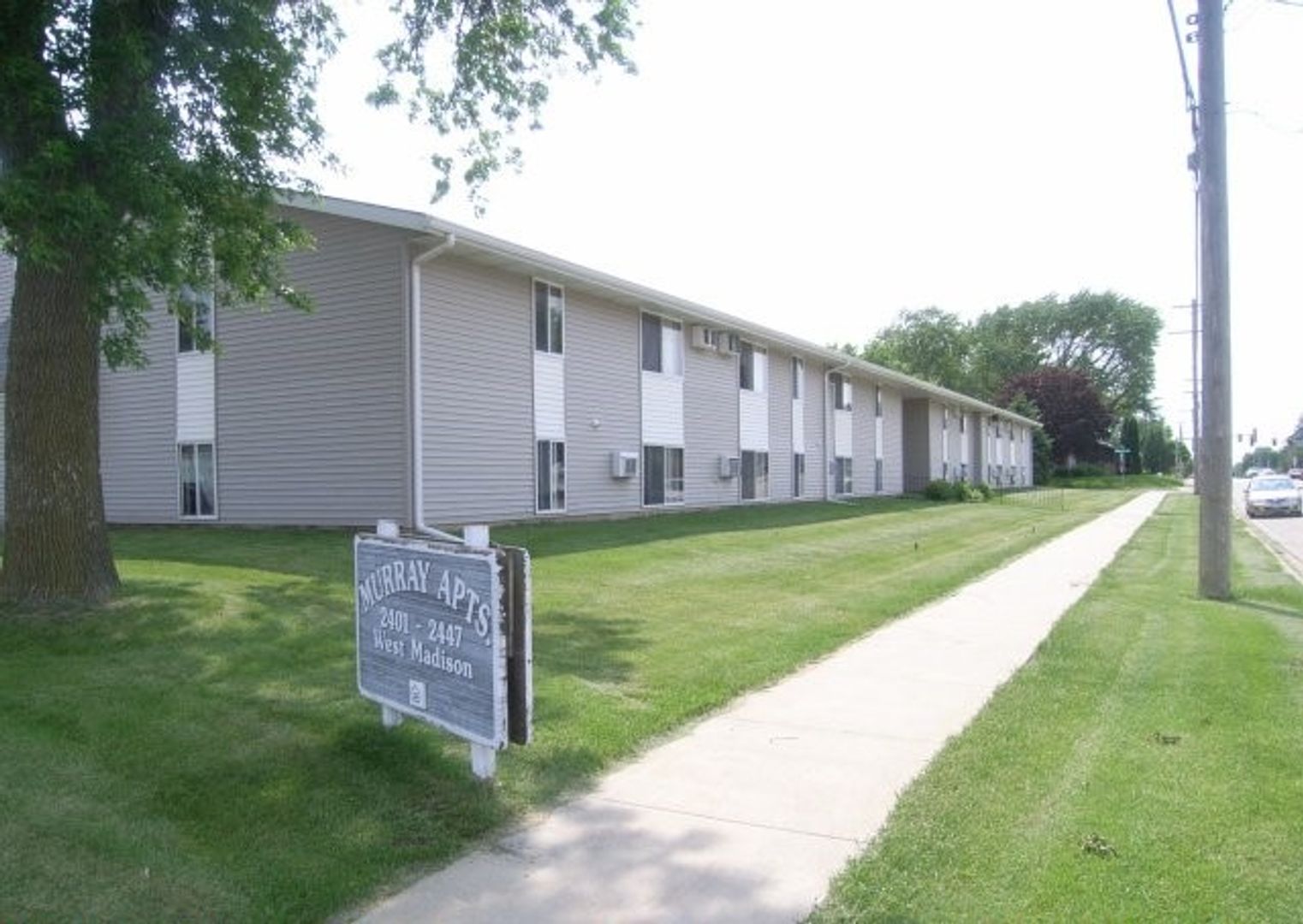 Sioux Falls Apartment: 2401 W Madison Street