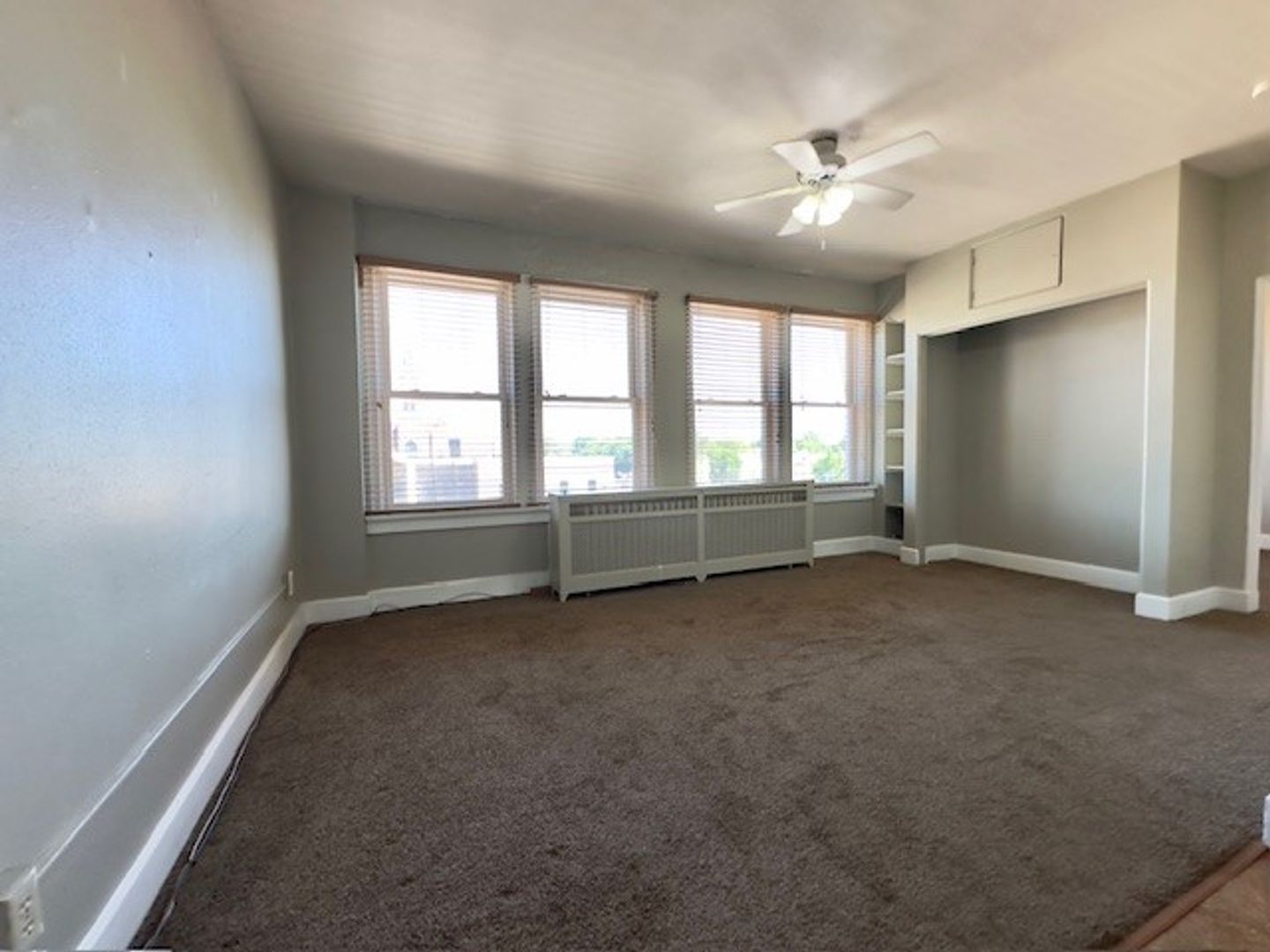 Mitchell Apartment: 119 E 3rd Ave