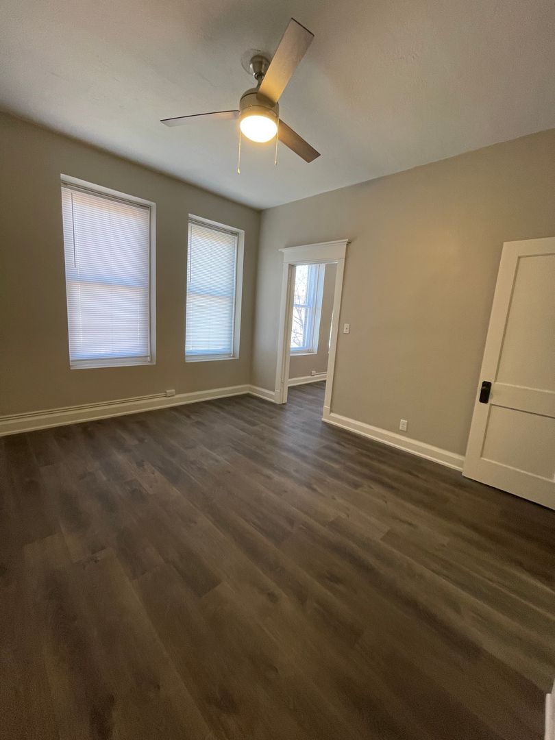 Downtown 1 Bedroom Apartment 7 of 10