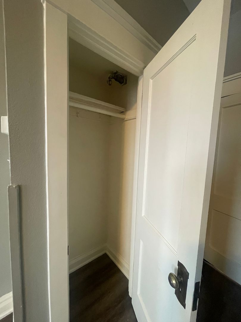 1 Bedroom in Downtown 6 of 12