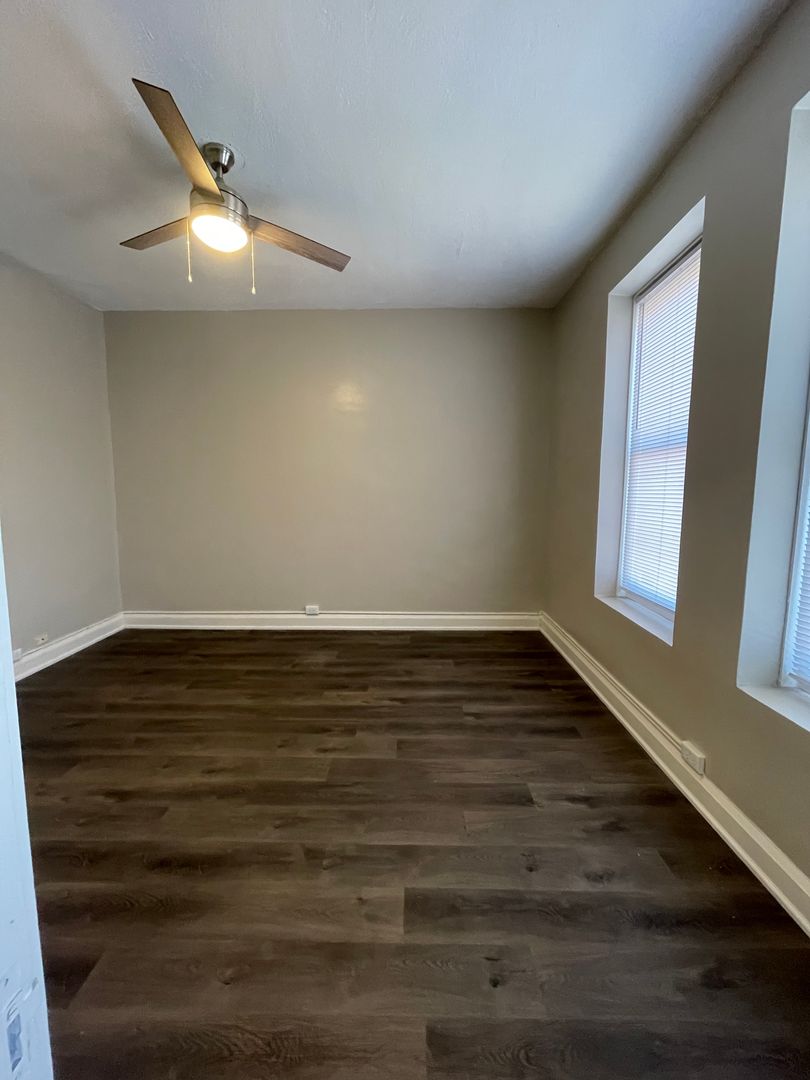 Downtown 1 Bedroom Apartment 6 of 10