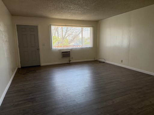 WON’T LAST!! PRICE REDUCTION AND MOVE-IN SPECIAL $500 OFF 2ND MONTHS RENT!!! – photo 1