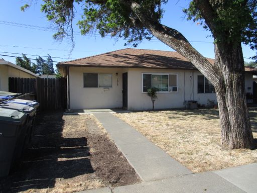 Duplex close to shopping/I80 – photo 1