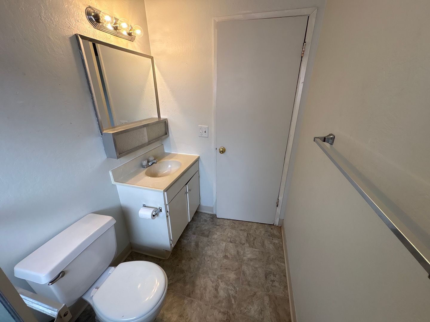 Fairfield Apartment: 405 Webster Street