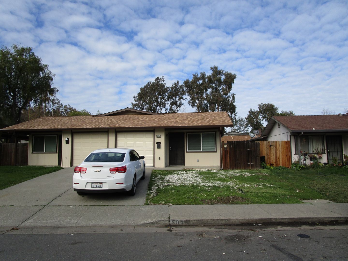 Fairfield Apartment: 504 & 506 Pacific