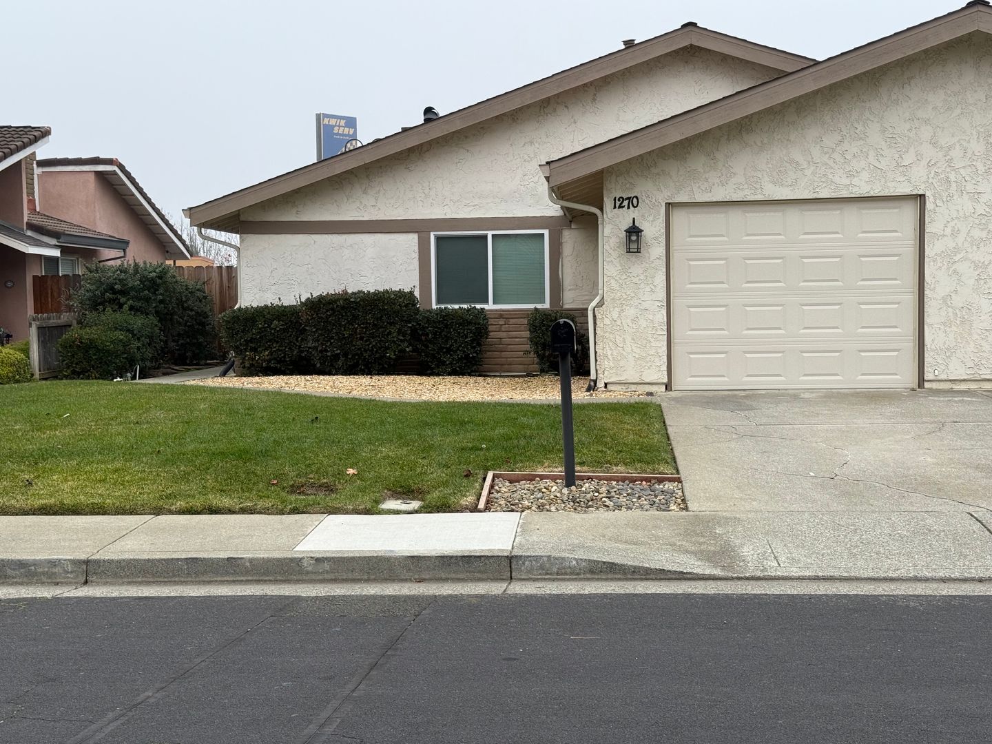 Fairfield House: 1270 Hartford Circle