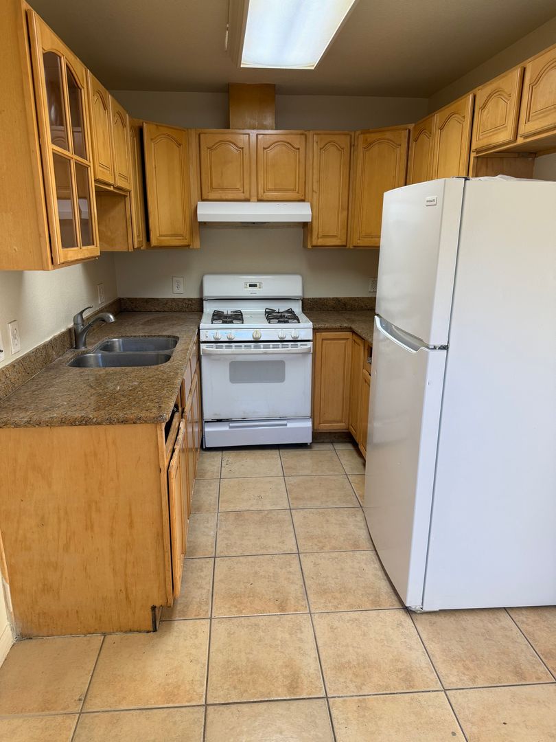 Fairfield Apartment: 101 Tabor Avenue