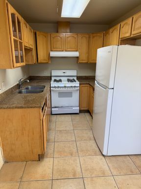 Updated 3 bd/1 bath apartment – photo 1