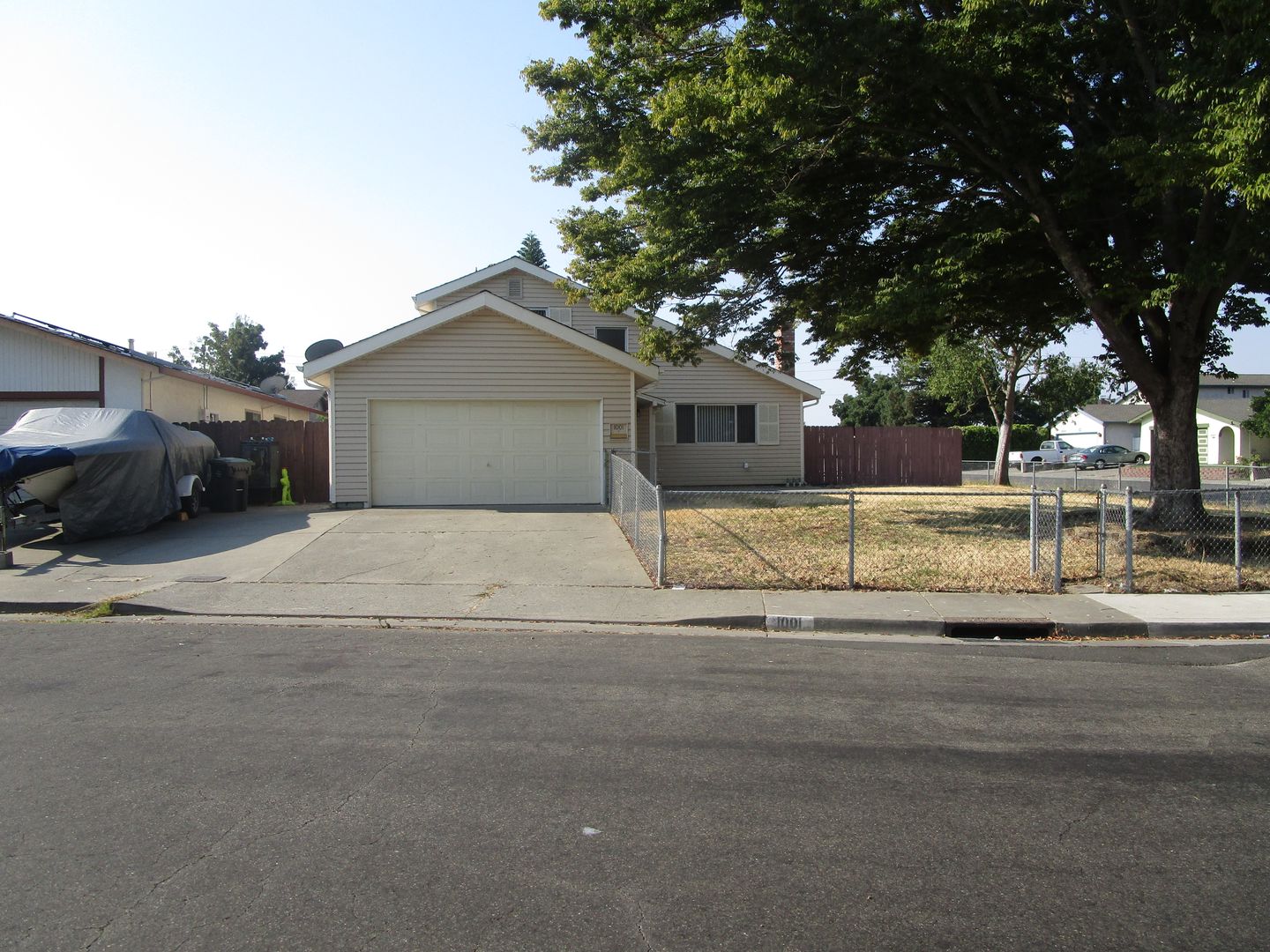 Fairfield House: 1001 Mockingbird Lane