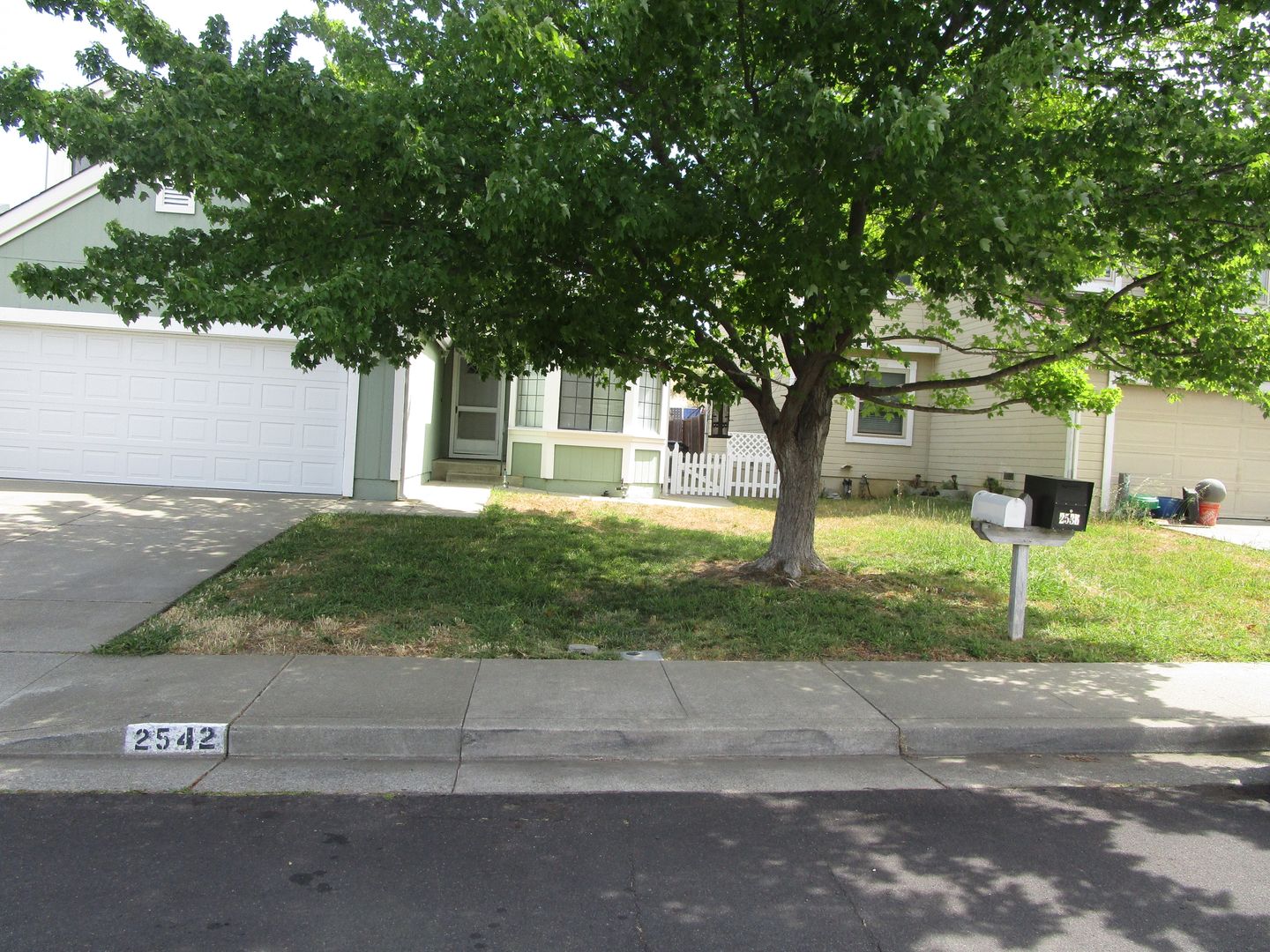 Fairfield House: 2542 Vista Grande