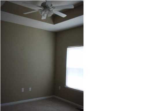 Elmore Apartment: 20 Pine Meadow Cir