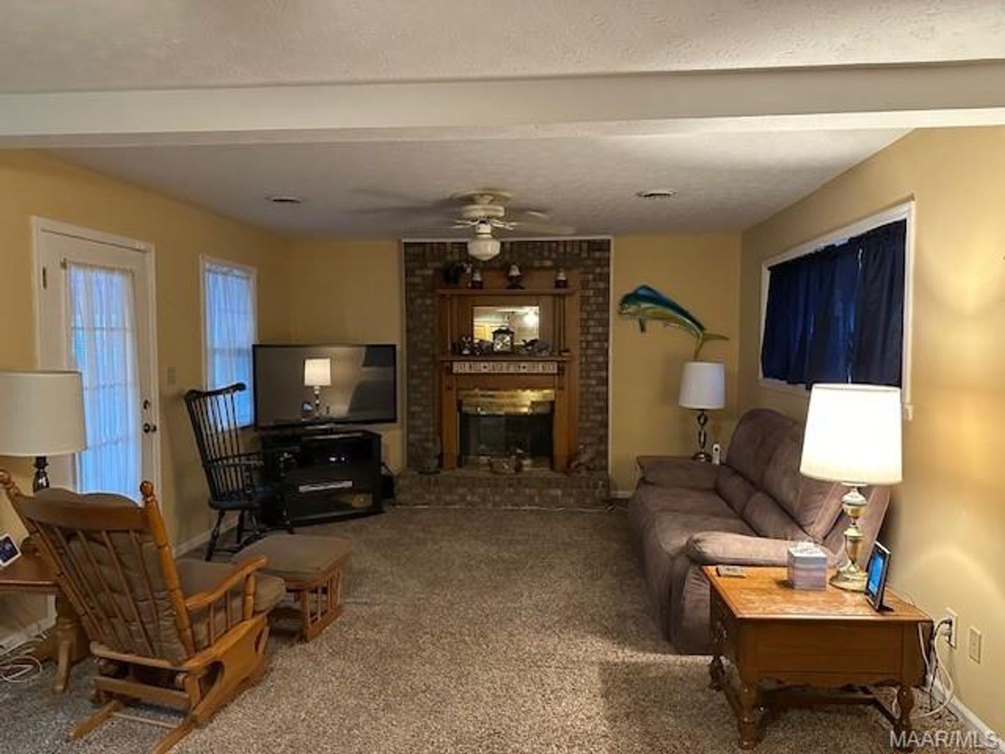Montgomery House: 817 Dumont Dr