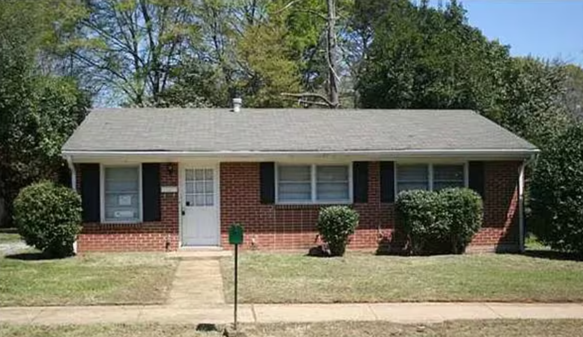 Montgomery House: 1831 Austin St