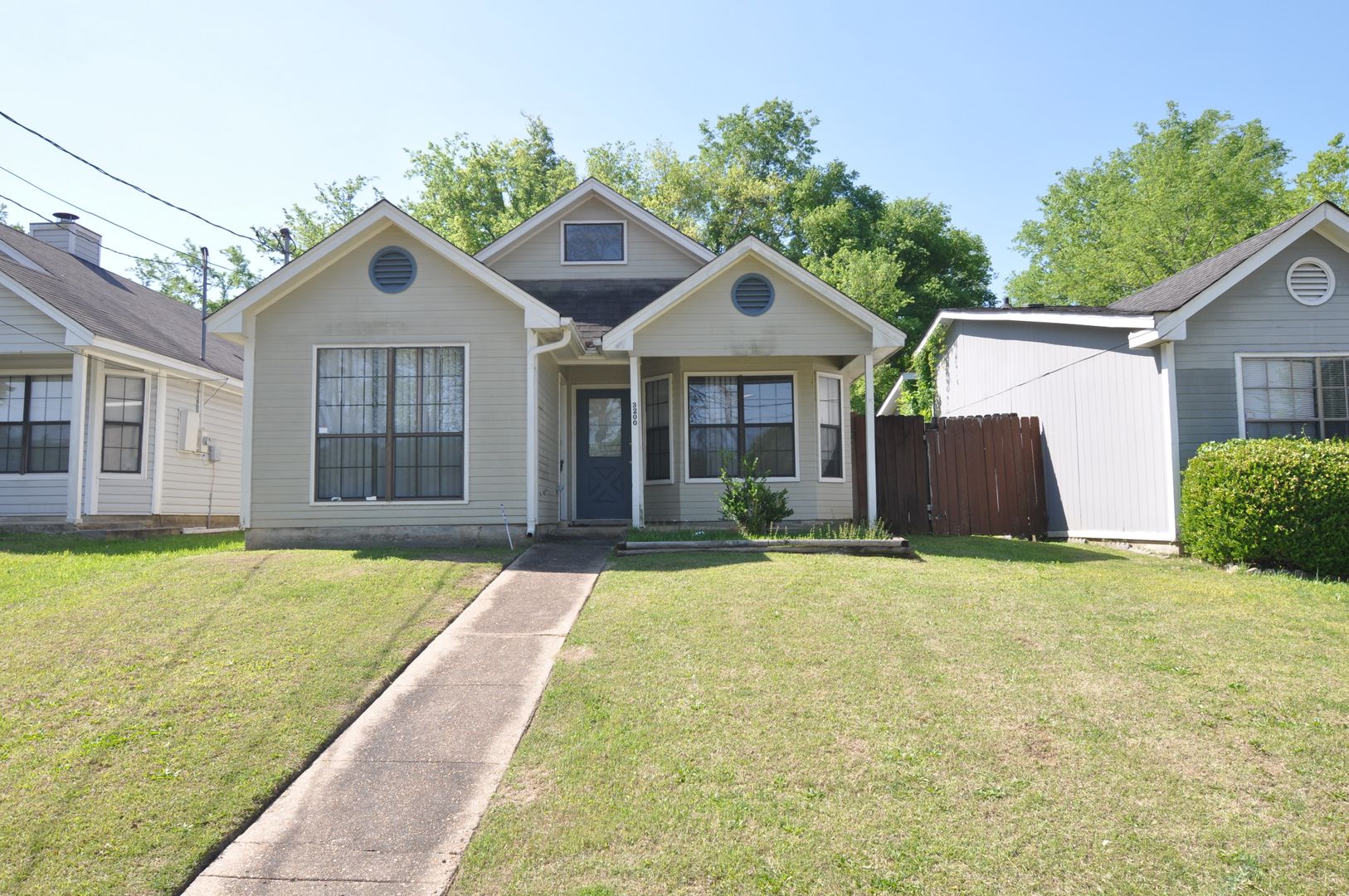 Montgomery House: 3200 Herbert Drive