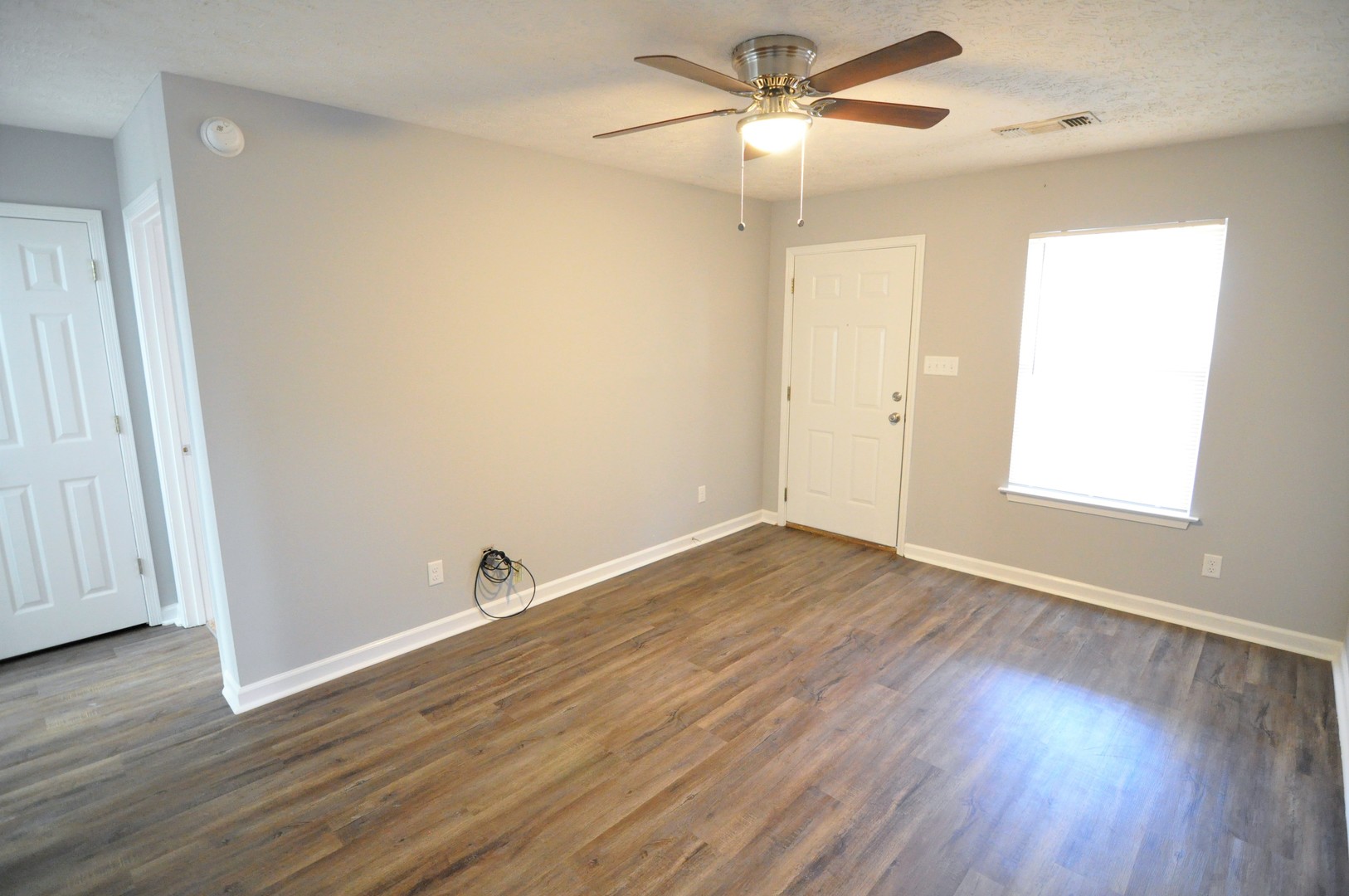 Prattville Apartment: E 6th Street