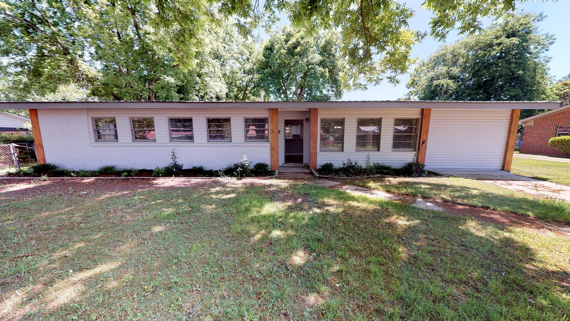 Prattville House: 1170 Josephine Avenue