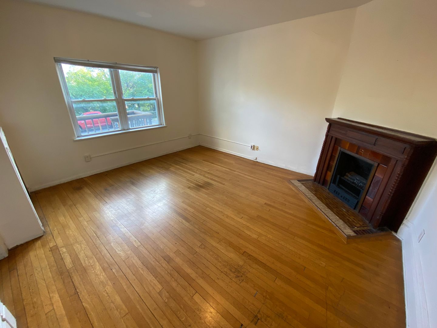 St. Paul Apartment: 469-471 Grand Ave
