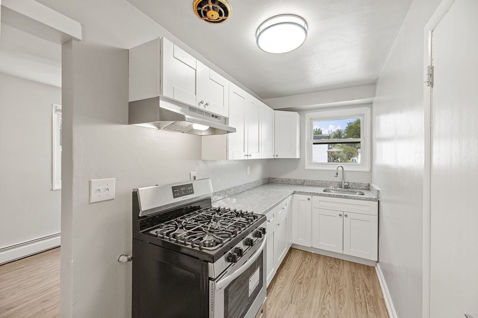 Laurel Apartment: 600 Main Street