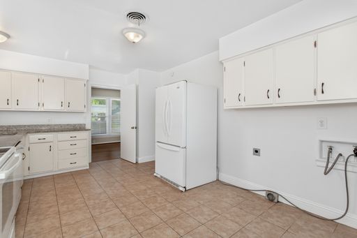 1830 Viewcrest Dr, Dallas, TX 75228-4216