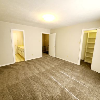 11352 Quail Run St, Dallas, TX 75238-3848