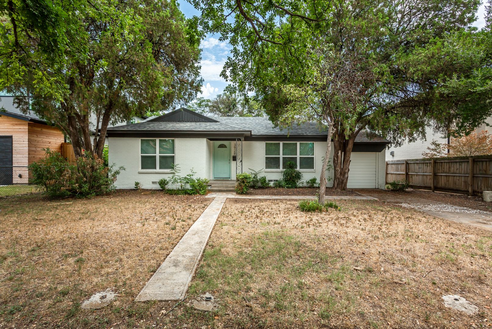 Dallas House: 3928 Valley Ridge Rd