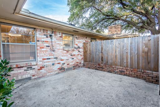 7551 Brentcove Cir, Dallas, TX 75214-1808