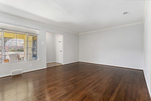 6520 Saint Moritz Ave, Dallas, TX 75214-2428