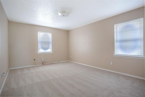 7010 Kingsbury Dr, Dallas, TX 75231-7202