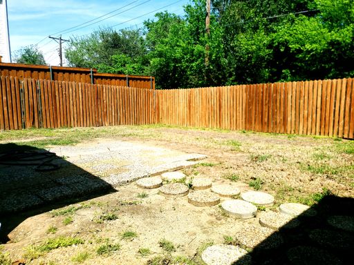 4130 Santa Barbara Dr, Dallas, TX 75214-2856