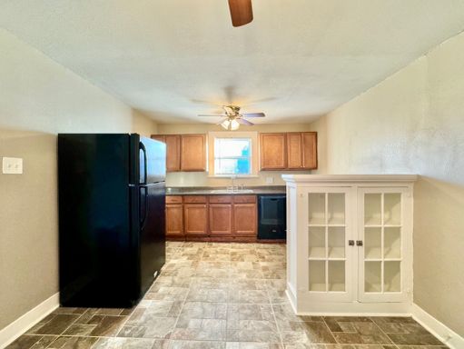 5738 Worth St, Dallas, TX 75214-4611