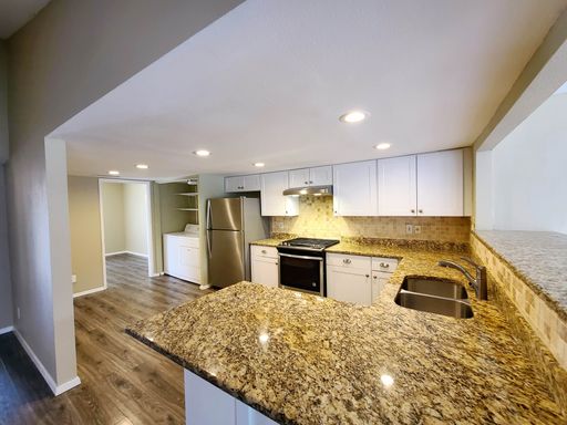 4130 Santa Barbara Dr, Dallas, TX 75214-2856