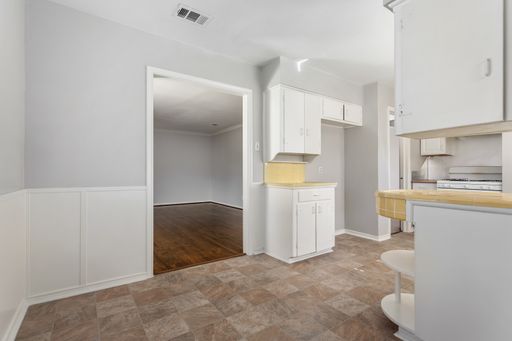 6520 Saint Moritz Ave, Dallas, TX 75214-2428