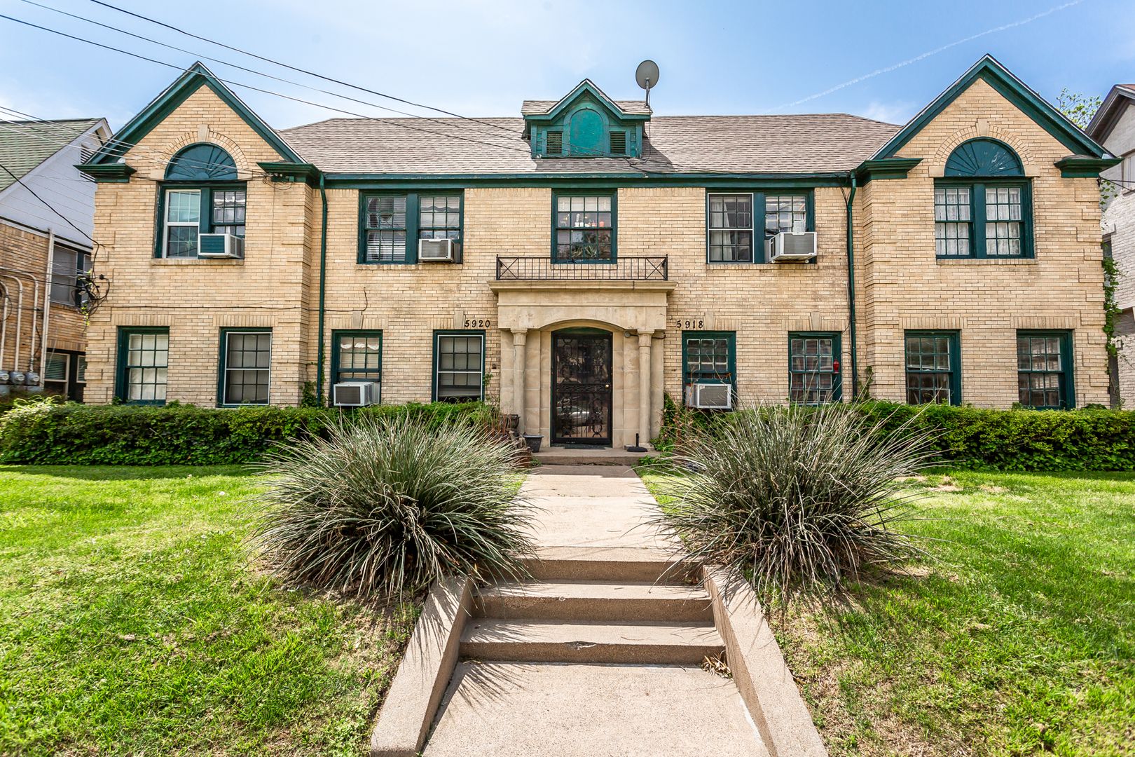 Dallas House: 5918 La Vista Dr #3